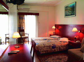 Athens, Greece: Hotel Attalos room