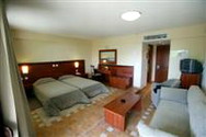 eden beach hotel anavissos greece
