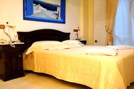 Elinon thea hotel santorini