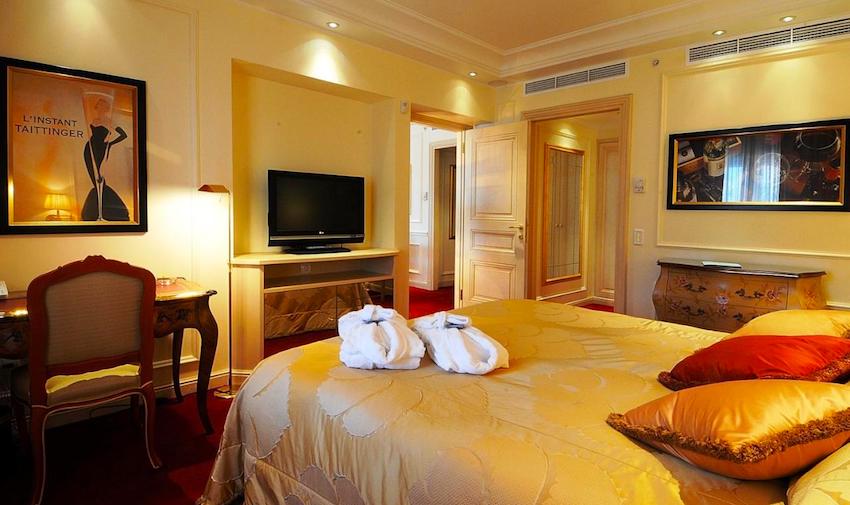 Loutraki Casino Hotel room