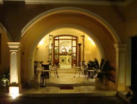 Casa Delfino Suites reception-cafe