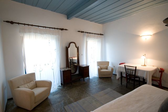 Kea house for rent, living room