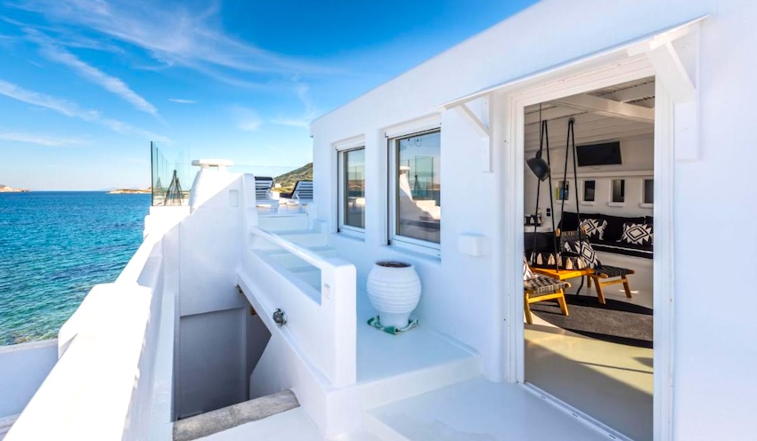 Captain Zeppos Suites