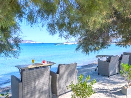 Floras Rooms Milos