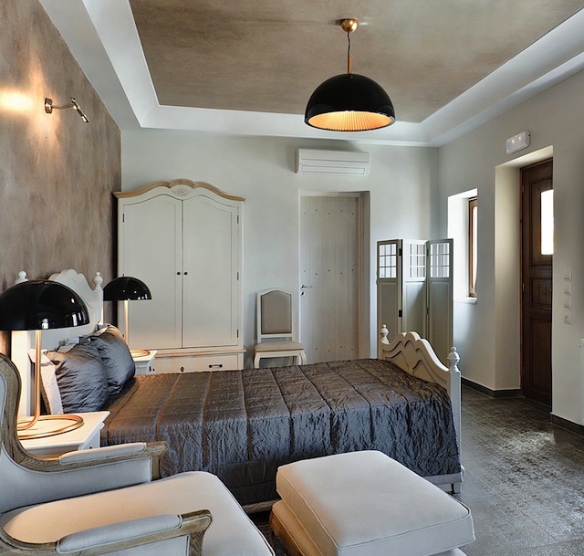 Petit Palace Santorini- Honeymoon suite