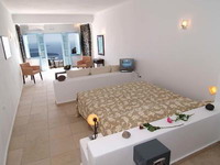 tholos villas resort santorini greece