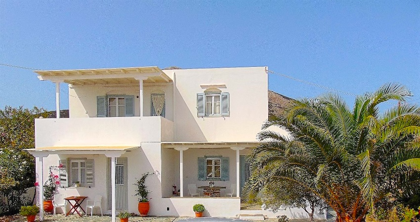 George's Place, Sifnos
