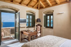 Moni Emvasis Luxury Suites